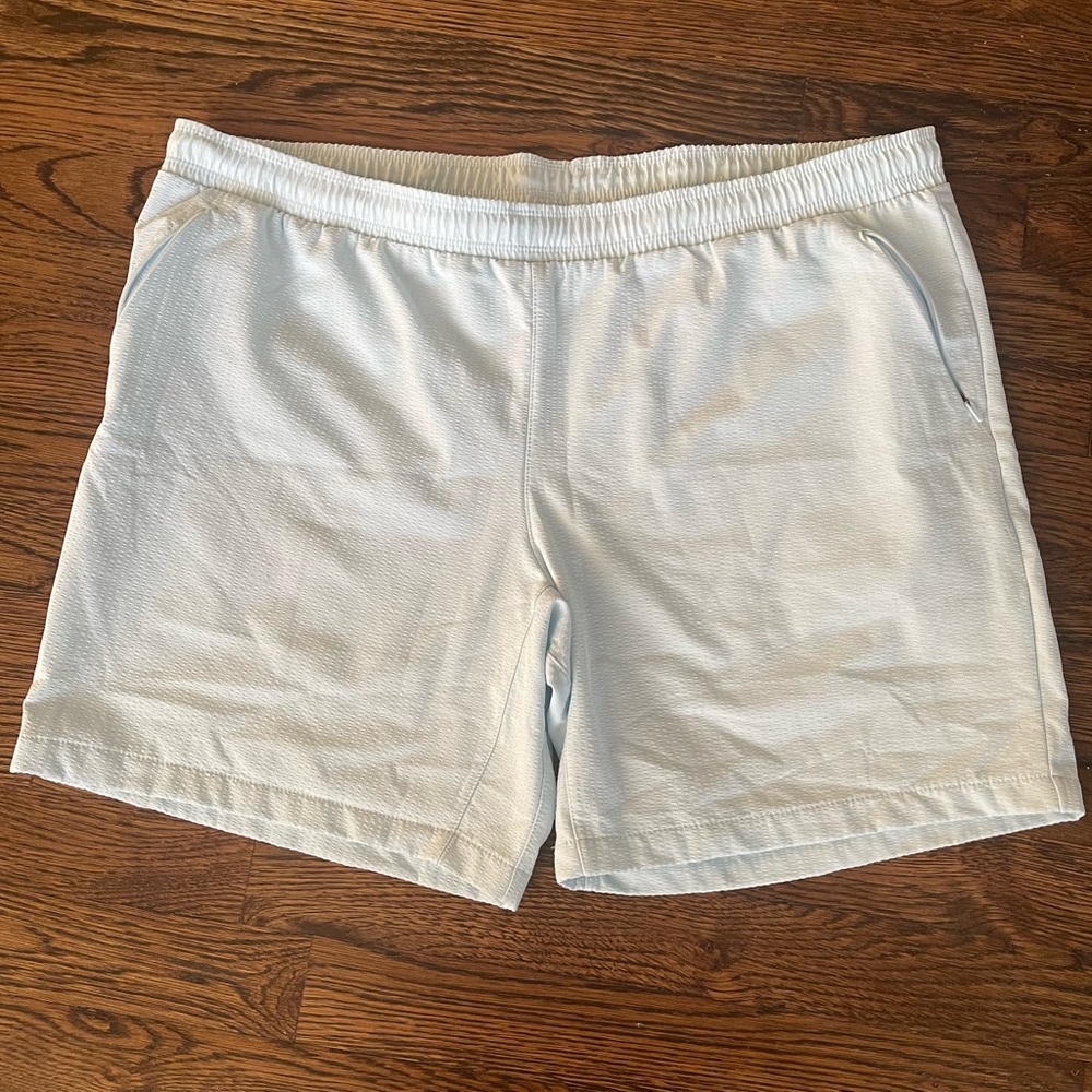 Baby light blue textured shorts
